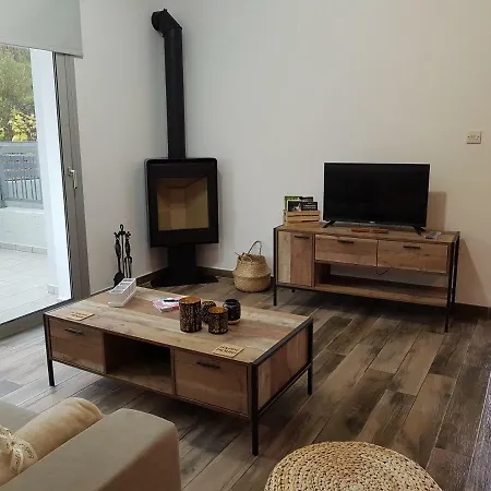 Evmelia Apartment *