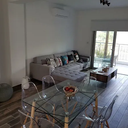 Evmelia Apartament *